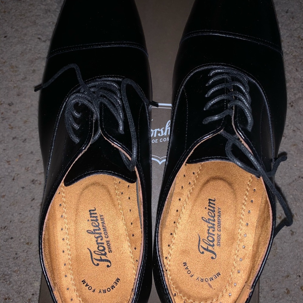 Shoes - Picture 5 of 7